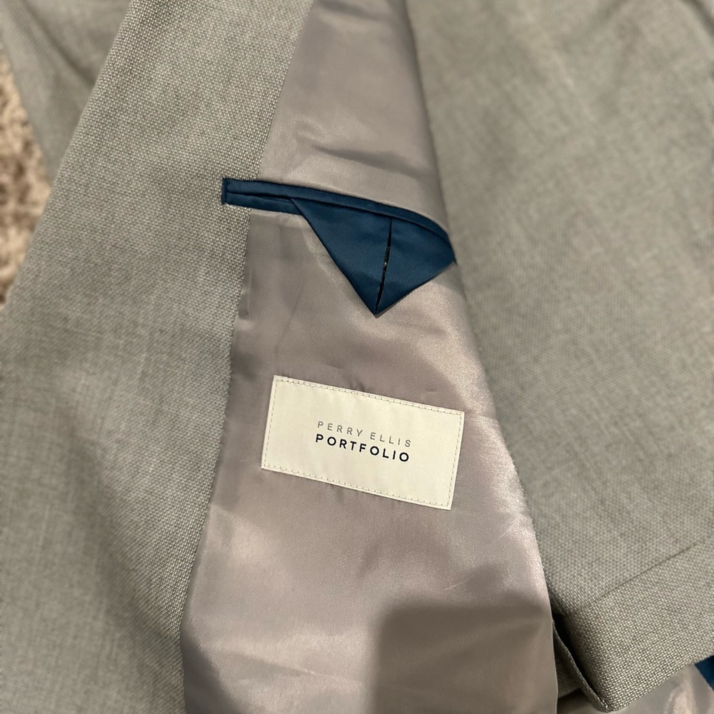 Men's Gray suit. Perry Ellis Portfolio Grey Suit. Brand New!! With tags!! - Picture 6 of 7